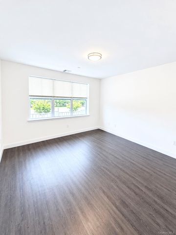 1046 New York Avenue 6, Huntington Station, NY 11746