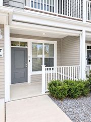 1046 New York Avenue 6, Huntington Station, NY 11746