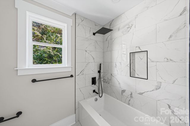 2406 Newland Road, Charlotte, NC 28216