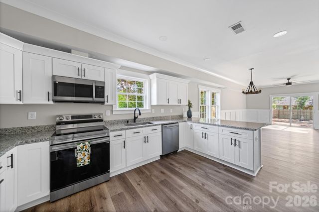 2406 Newland Road, Charlotte, NC 28216