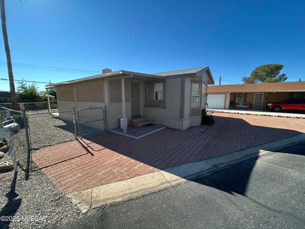 5643 W Flying M Street, Tucson, AZ 85713