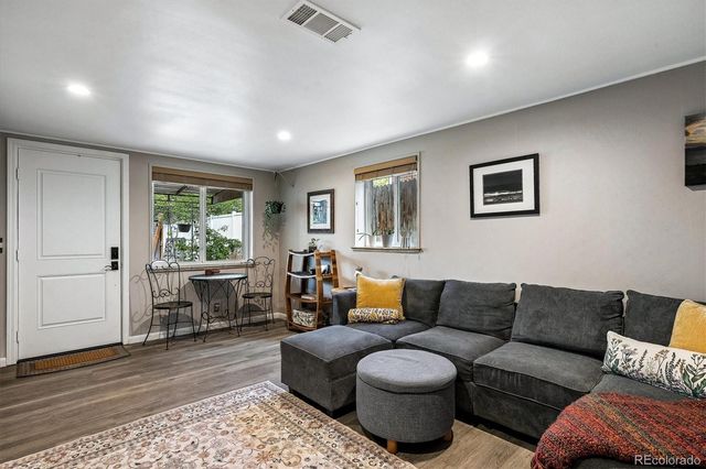 1439 S University Boulevard, Denver, CO 80210