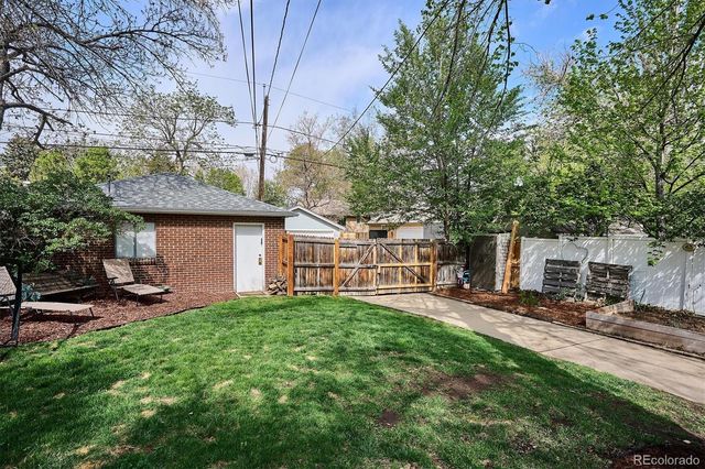 1439 S University Boulevard, Denver, CO 80210