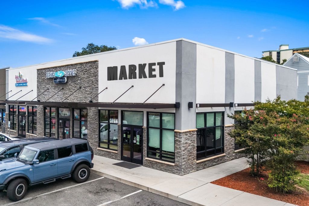 2700 N Kings Hwy., Myrtle Beach, SC 29577 — exterior