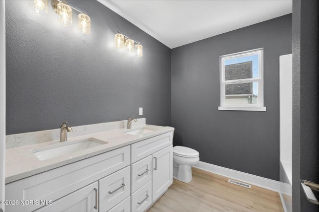 9520 Sheffield Road, Perrysburg, OH 43551