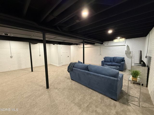 9520 Sheffield Road, Perrysburg, OH 43551