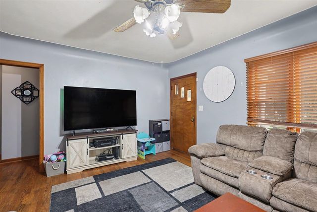 2121 Collingwood Avenue, Wyoming, MI 49519