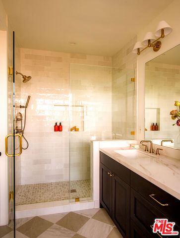 924 E Poppyfields Drive, Altadena, CA 91001