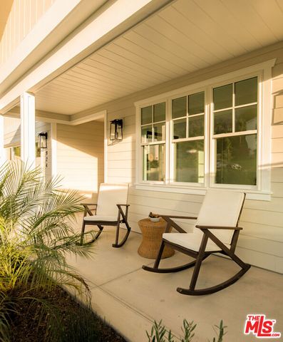 924 E Poppyfields Drive, Altadena, CA 91001