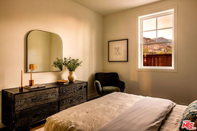 924 E Poppyfields Drive, Altadena, CA 91001