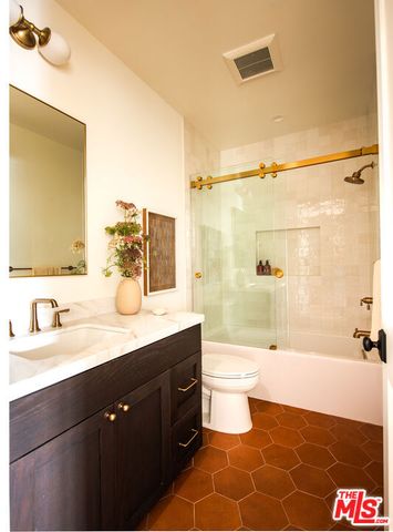 924 E Poppyfields Drive, Altadena, CA 91001