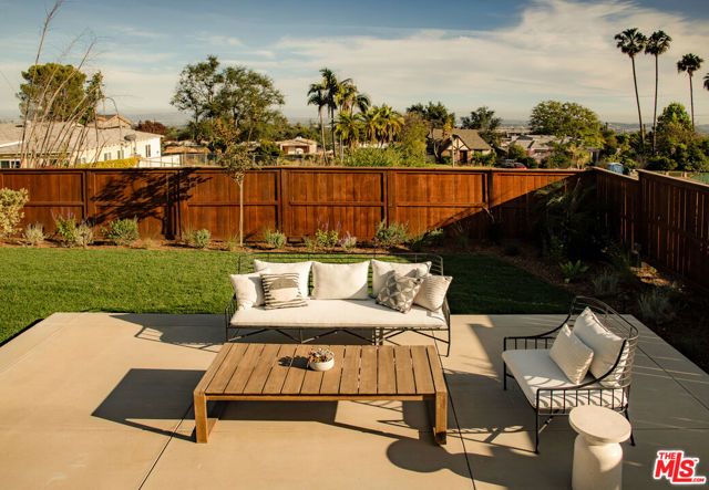 924 E Poppyfields Drive, Altadena, CA 91001