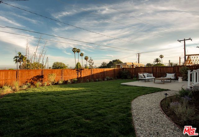 924 E Poppyfields Drive, Altadena, CA 91001