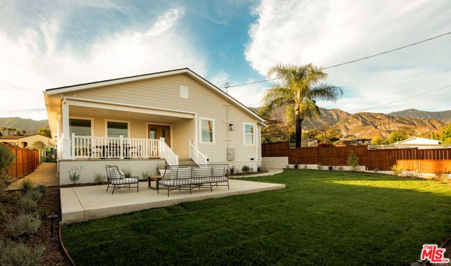 924 E Poppyfields Drive, Altadena, CA 91001