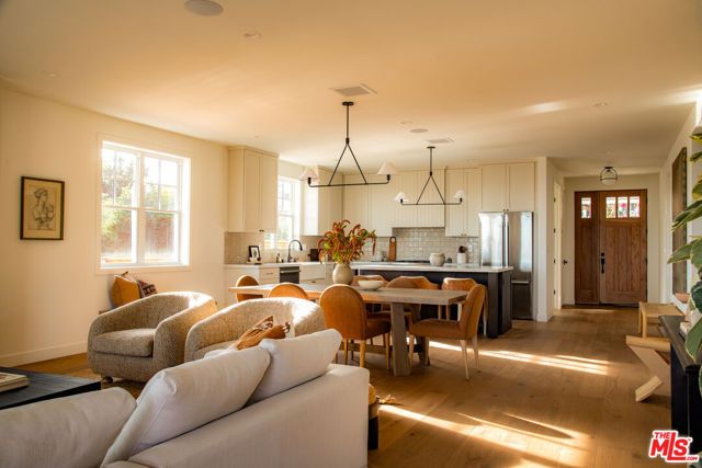 924 E Poppyfields Drive, Altadena, CA 91001
