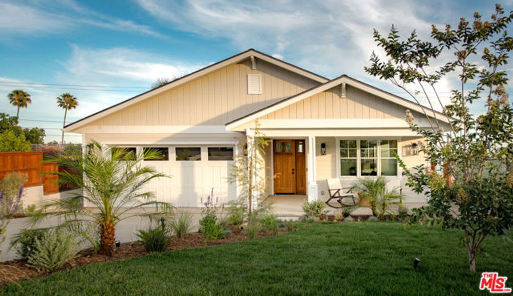 924 E Poppyfields Drive, Altadena, CA 91001