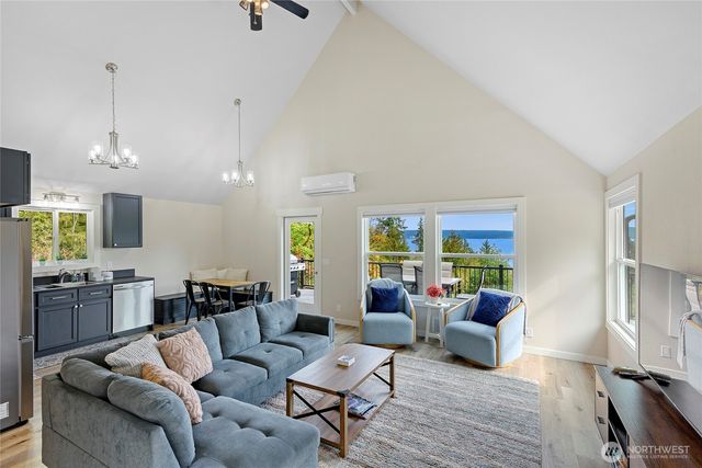 304292 Highway 101, Brinnon, WA 98320