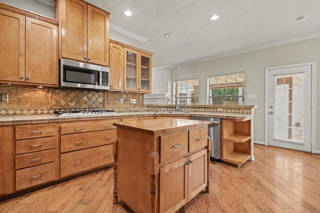 15814 Lake Lodge Drive, Houston, TX 77062