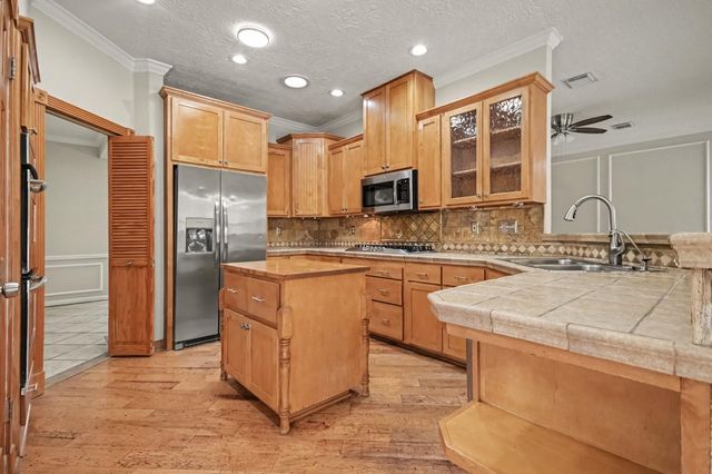 15814 Lake Lodge Drive, Houston, TX 77062