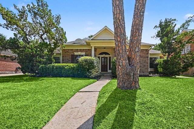 15814 Lake Lodge Drive, Houston, TX 77062