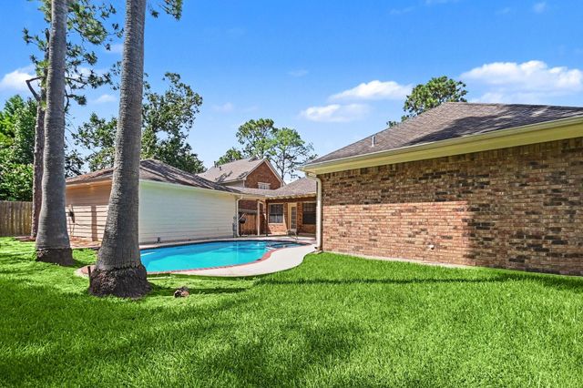 15814 Lake Lodge Drive, Houston, TX 77062