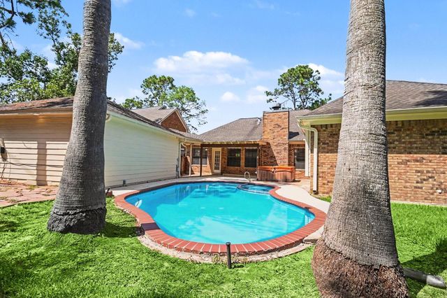 15814 Lake Lodge Drive, Houston, TX 77062