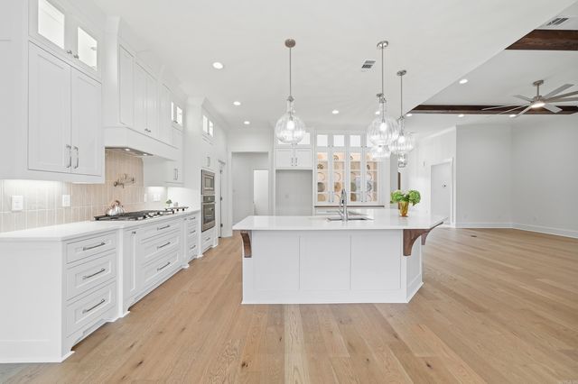 1645 Nantucket, Conway, AR 72034