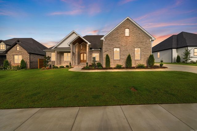 1645 Nantucket, Conway, AR 72034