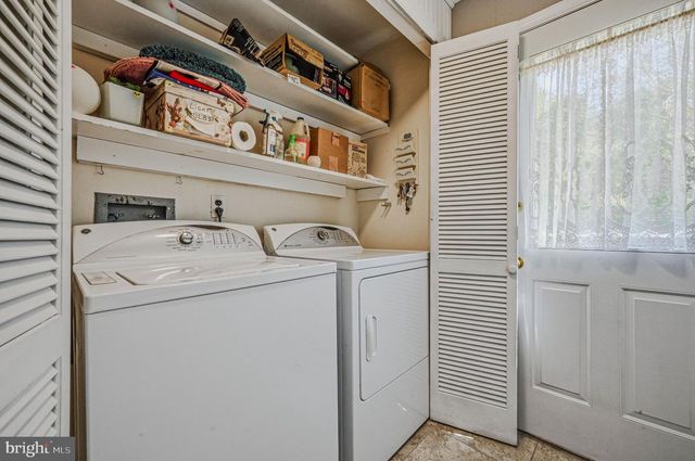 13 CHAPEL HILL DR, Newark, DE 19711