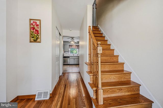 13 CHAPEL HILL DR, Newark, DE 19711