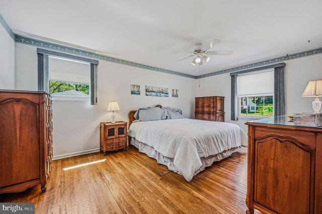 13 CHAPEL HILL DR, Newark, DE 19711