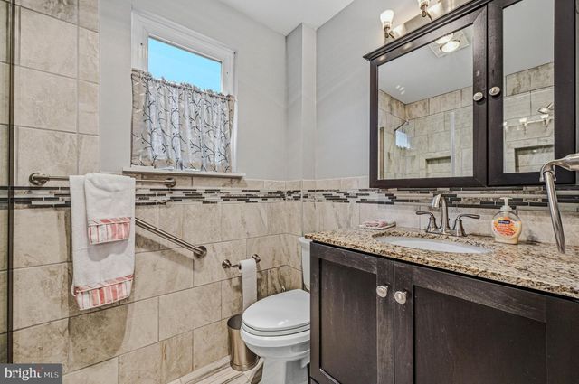 13 CHAPEL HILL DR, Newark, DE 19711