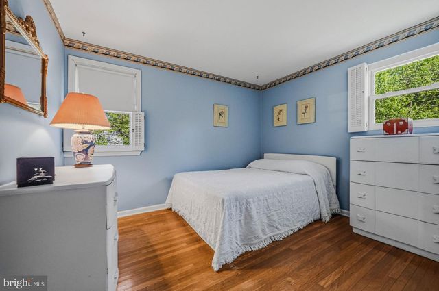 13 CHAPEL HILL DR, Newark, DE 19711