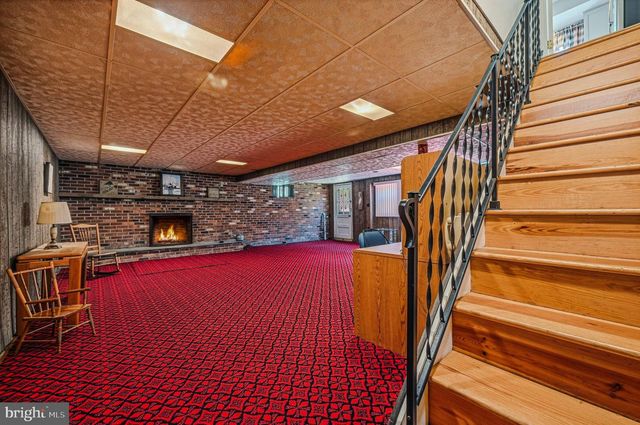 13 CHAPEL HILL DR, Newark, DE 19711