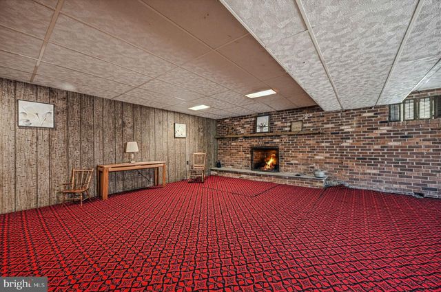 13 CHAPEL HILL DR, Newark, DE 19711