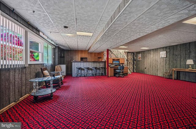 13 CHAPEL HILL DR, Newark, DE 19711