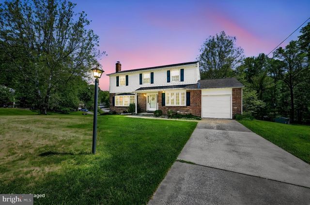 13 CHAPEL HILL DR, Newark, DE 19711