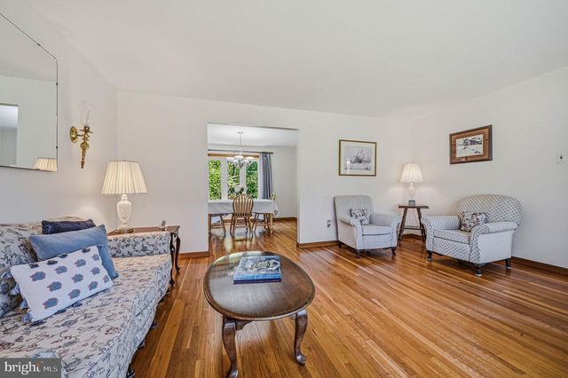 13 CHAPEL HILL DR, Newark, DE 19711