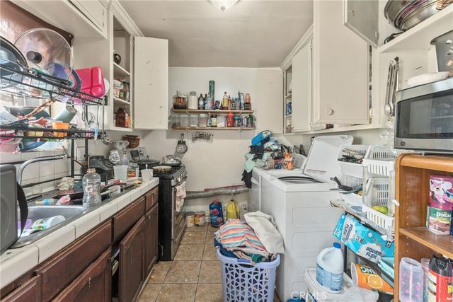 6118 S Main, Los Angeles, CA 90003