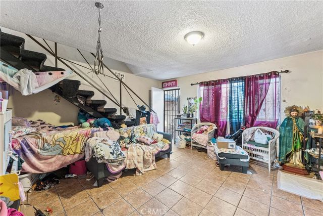 6118 S Main, Los Angeles, CA 90003