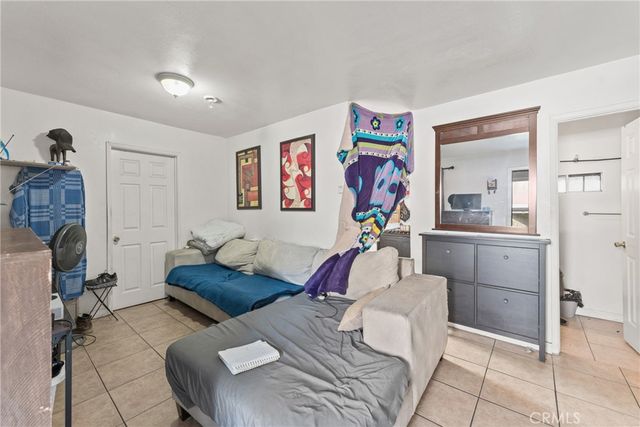 6118 S Main, Los Angeles, CA 90003