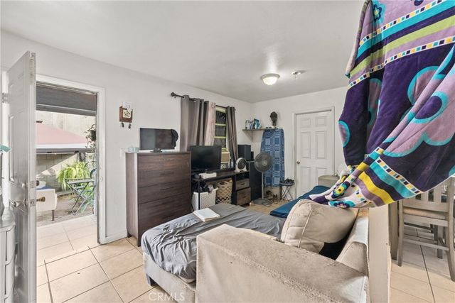 6118 S Main, Los Angeles, CA 90003