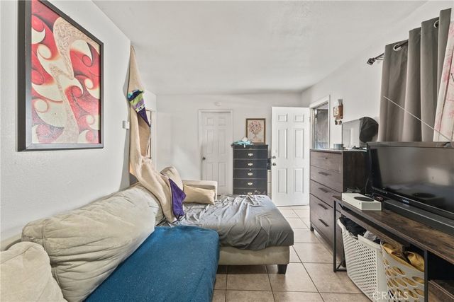 6118 S Main, Los Angeles, CA 90003