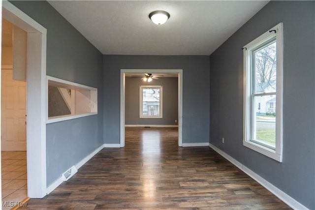 402 Hall Avenue, Barberton, OH 44203