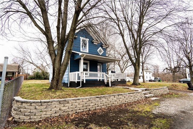 402 Hall Avenue, Barberton, OH 44203