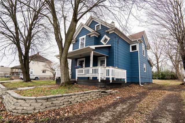 402 Hall Avenue, Barberton, OH 44203