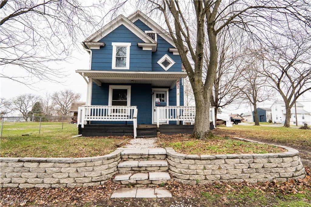 402 Hall Avenue, Barberton, OH 44203