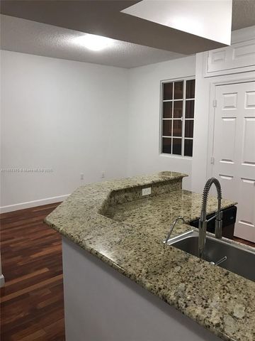 2821 NE 185th St 408, Aventura, FL 33180