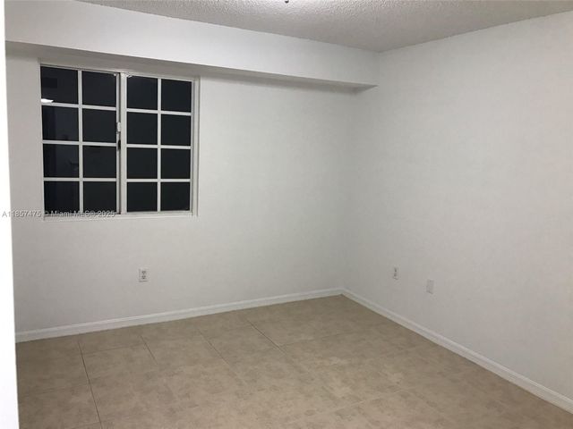 2821 NE 185th St 408, Aventura, FL 33180