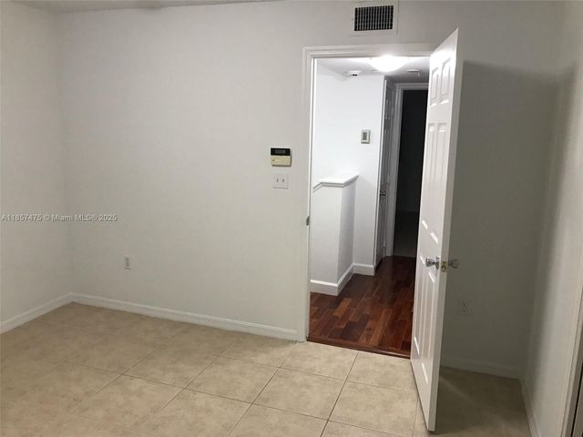 2821 NE 185th St 408, Aventura, FL 33180